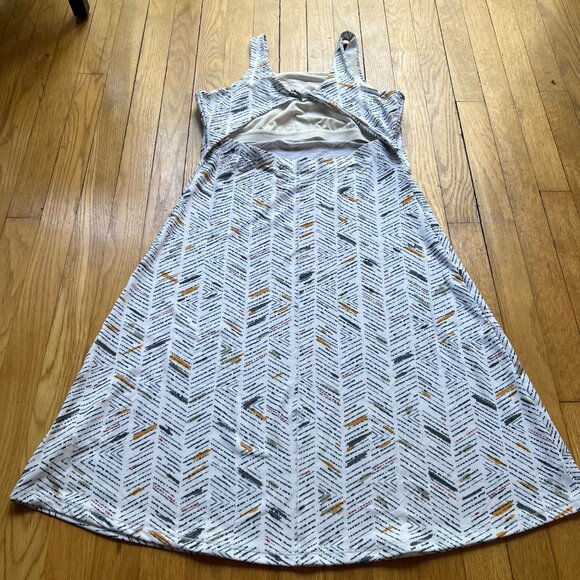 Prana Size M Skypath Sleeveless Shelf Bra Open Back Active Athleisure Sun Dress - Picture 16 of 16